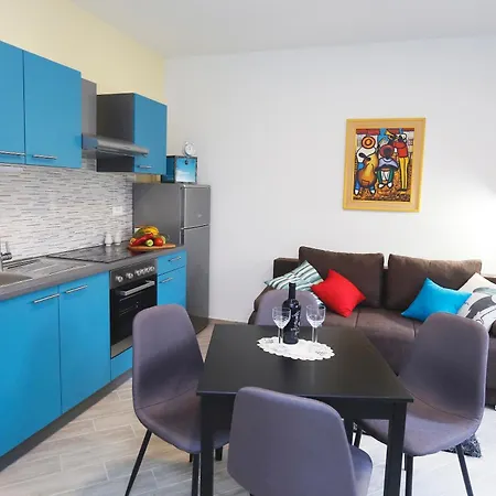 Zagreb Blue Door Apartments - Kvatric Exterior photo